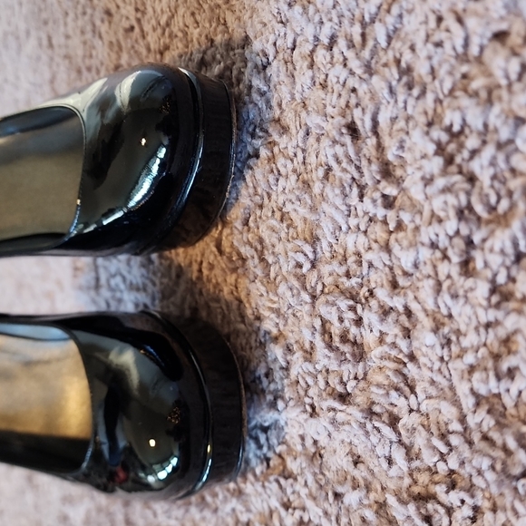 Stuart Weitzman black patent leather pumps heels-7M - Picture 3 of 11